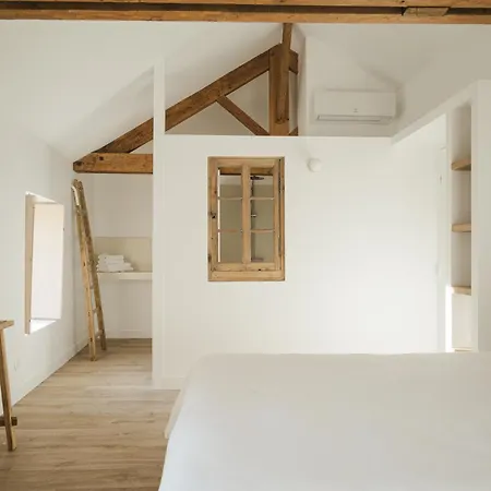L'annexe Singuliere Gasthuis Maille (Vendee)